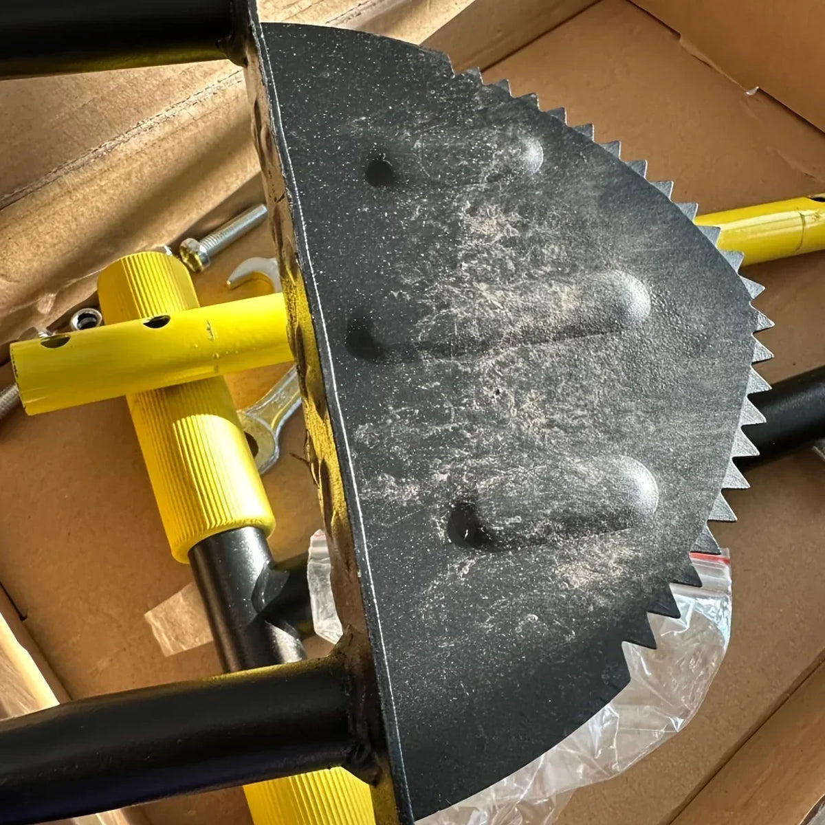 Half-Moon Design Lawn Edger with Wavy Edge | Manual Tool for Clean Lawn Edges & Beds