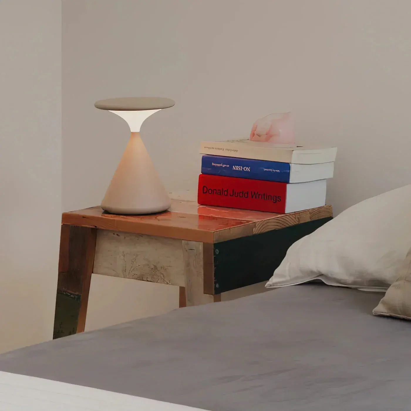 Aurora Hourglass Wireless Table Lamp
