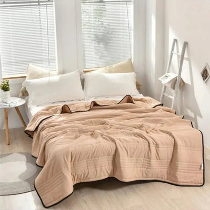 Lightweight Cooling Blanket for Hot Sleepers – Gentle Soft Skin-Friendly Bedding