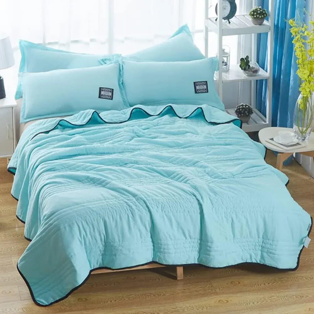 Lightweight Cooling Blanket for Hot Sleepers – Gentle Soft Skin-Friendly Bedding
