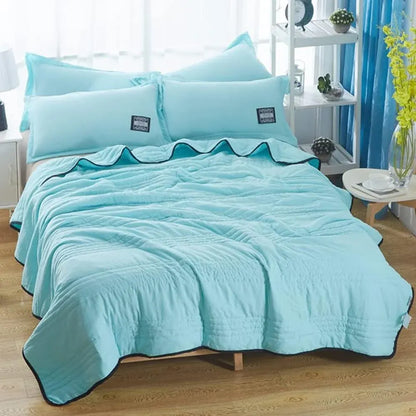 Lightweight Cooling Blanket for Hot Sleepers – Gentle Soft Skin-Friendly Bedding