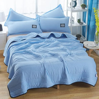 Lightweight Cooling Blanket for Hot Sleepers – Gentle Soft Skin-Friendly Bedding