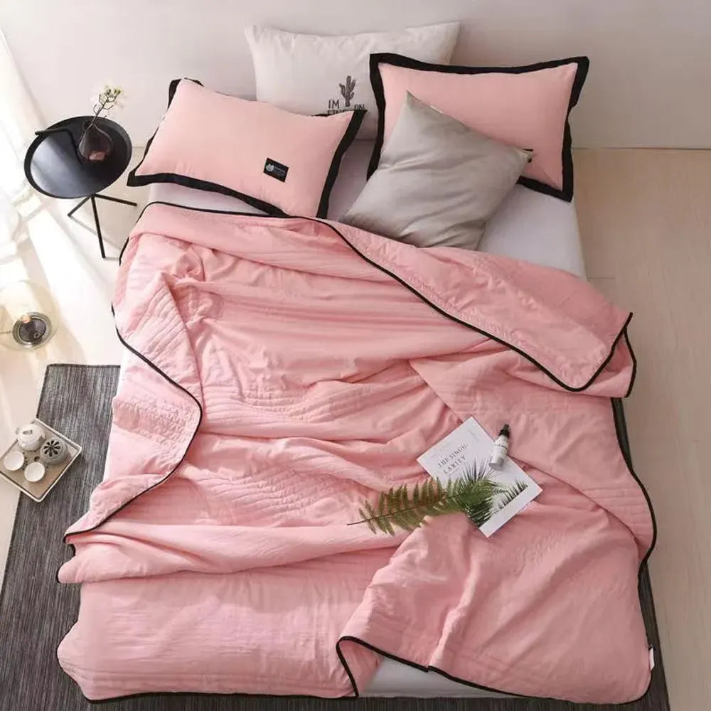 Lightweight Cooling Blanket for Hot Sleepers – Gentle Soft Skin-Friendly Bedding