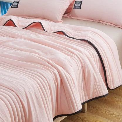 Lightweight Cooling Blanket for Hot Sleepers – Gentle Soft Skin-Friendly Bedding