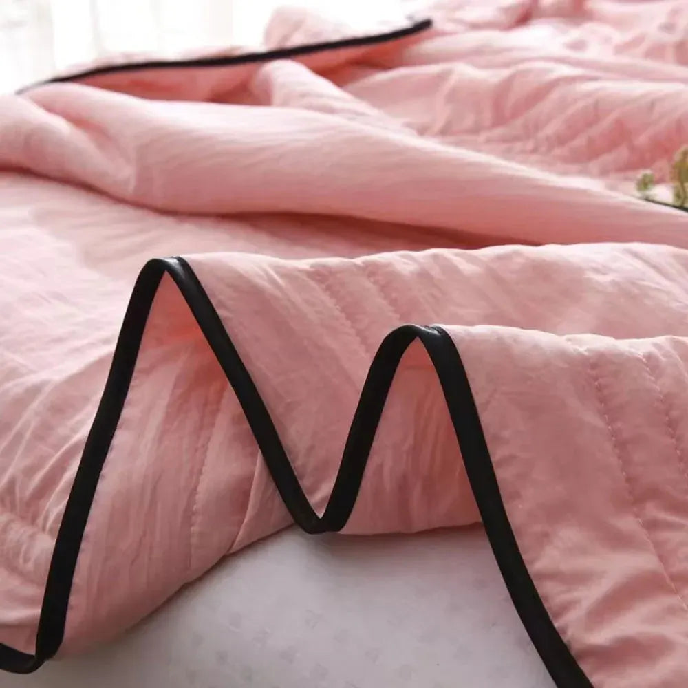 Lightweight Cooling Blanket for Hot Sleepers – Gentle Soft Skin-Friendly Bedding