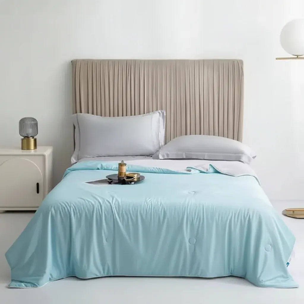 Lightweight Summer Cooling Blanket with Moisture-Wicking Soft Fabric