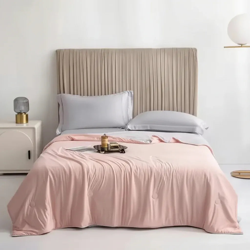 Lightweight Summer Cooling Blanket with Moisture-Wicking Soft Fabric