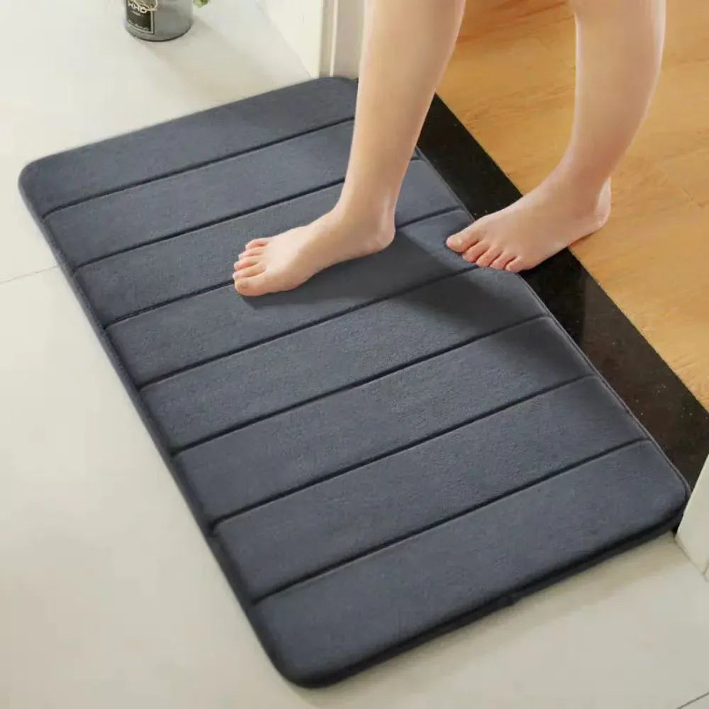 Plush Non-Slip Bath Mat with Quick-Dry Absorbent Surface
